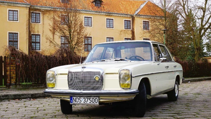 Mercedes W115 1970 - zdjęcie główne