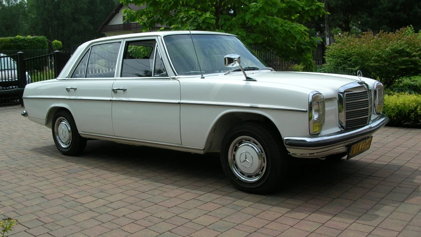Mercedes W115 1972 - zdjęcie dodatkowe nr 1