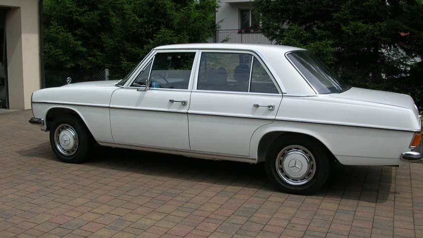 Mercedes W115 1972 - zdjęcie dodatkowe nr 3