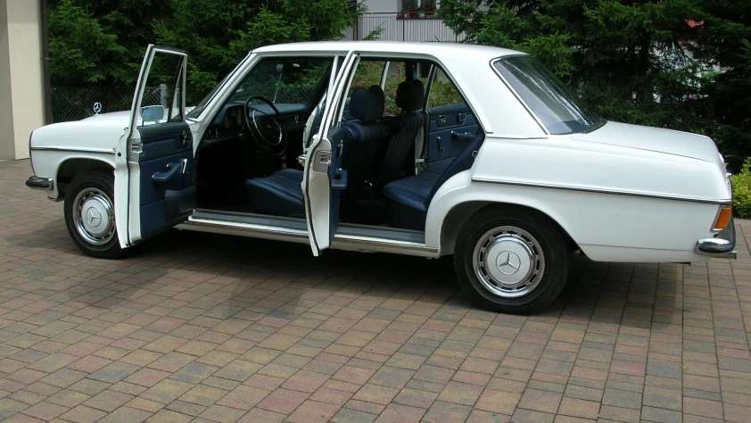 Mercedes W115 1972 - zdjęcie dodatkowe nr 12