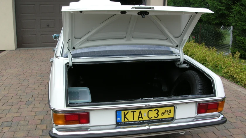 Mercedes W115 1972 - zdjęcie dodatkowe nr 24