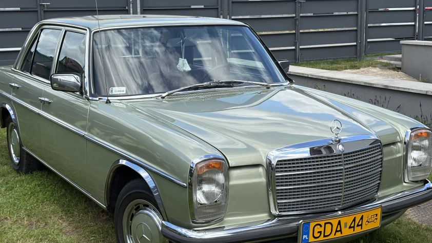 Mercedes W115 1975