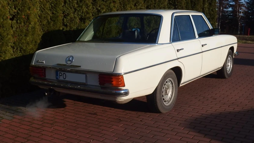 Mercedes W115 200 1974 - zdjęcie dodatkowe nr 2