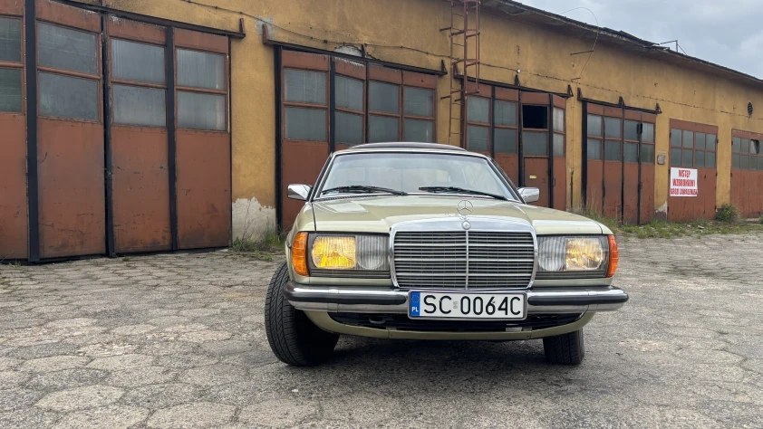 Mercedes W123 230ce 1983 - zdjęcie dodatkowe nr 20