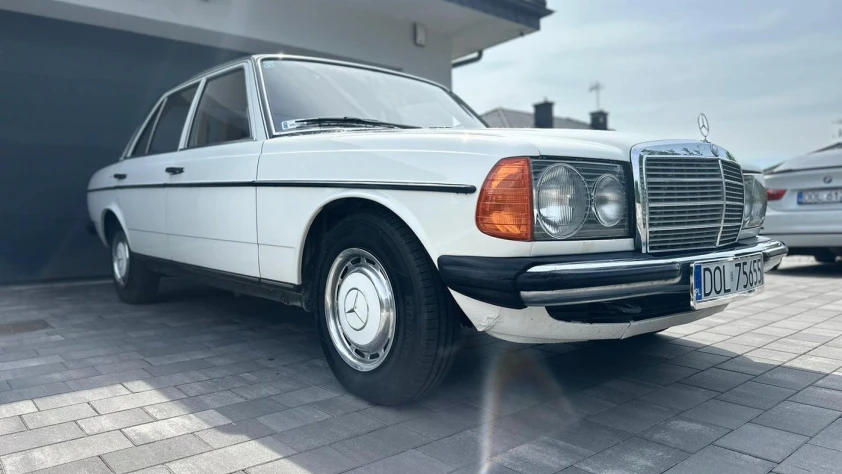 Mercedes W123 230E 1982 - zdjęcie dodatkowe nr 6