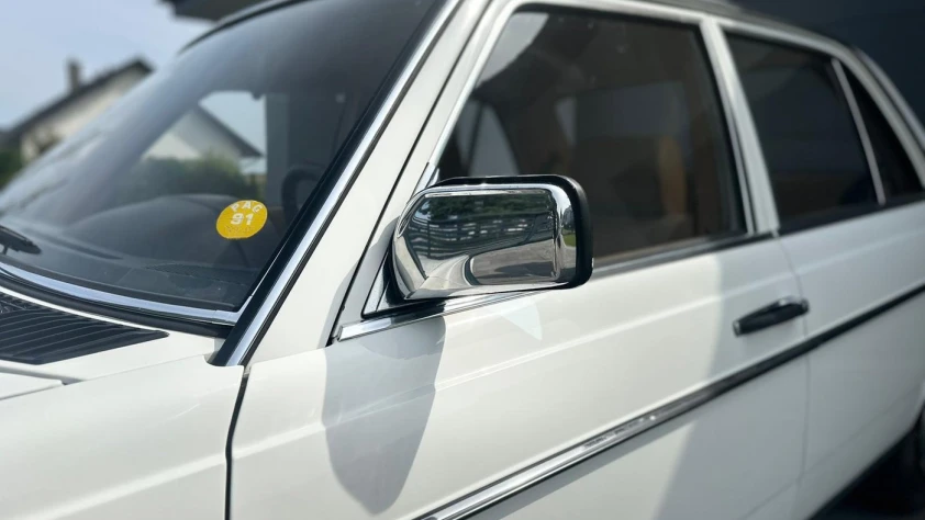 Mercedes W123 230E 1982 - zdjęcie dodatkowe nr 10