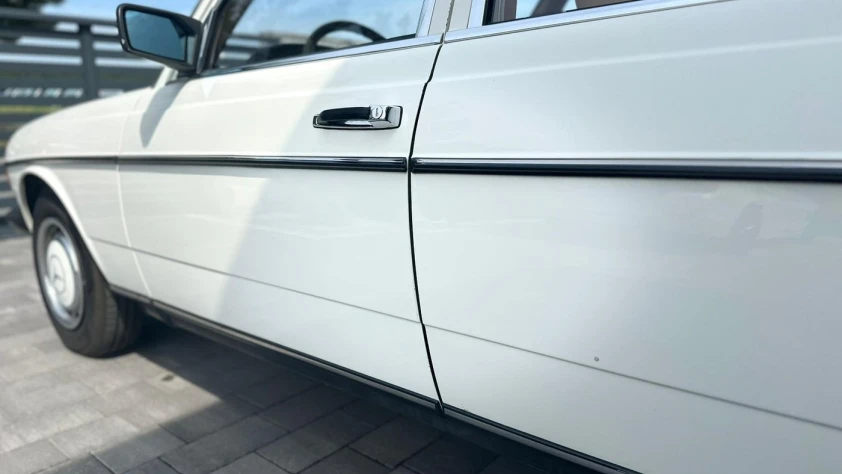 Mercedes W123 230E 1982 - zdjęcie dodatkowe nr 11