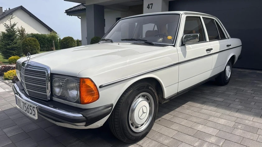 Mercedes W123 230E 1982 - zdjęcie dodatkowe nr 19