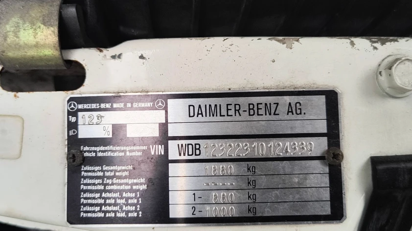 Mercedes W123 230E 1982 - zdjęcie dodatkowe nr 27