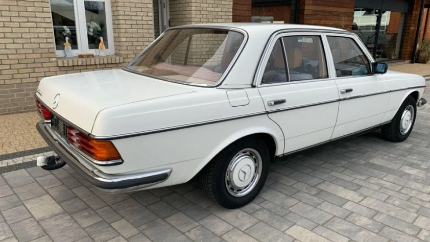 Mercedes W123 280E 1982 - zdjęcie dodatkowe nr 4