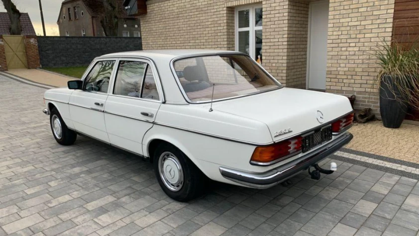 Mercedes W123 280E 1982 - zdjęcie dodatkowe nr 7
