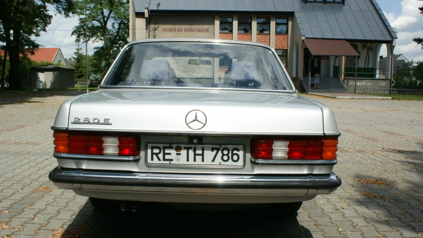 Mercedes W123 280E 1983 - zdjęcie dodatkowe nr 5