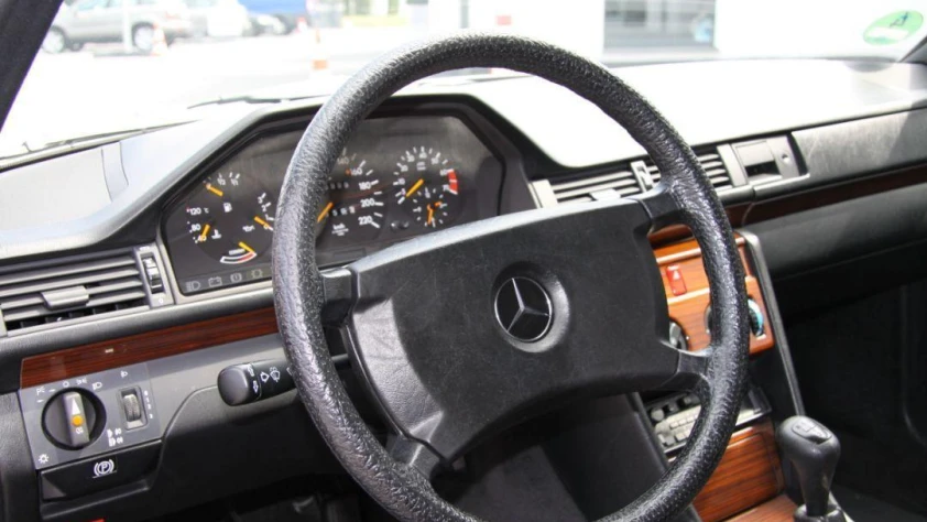 Mercedes W124  1989 - zdjęcie dodatkowe nr 13