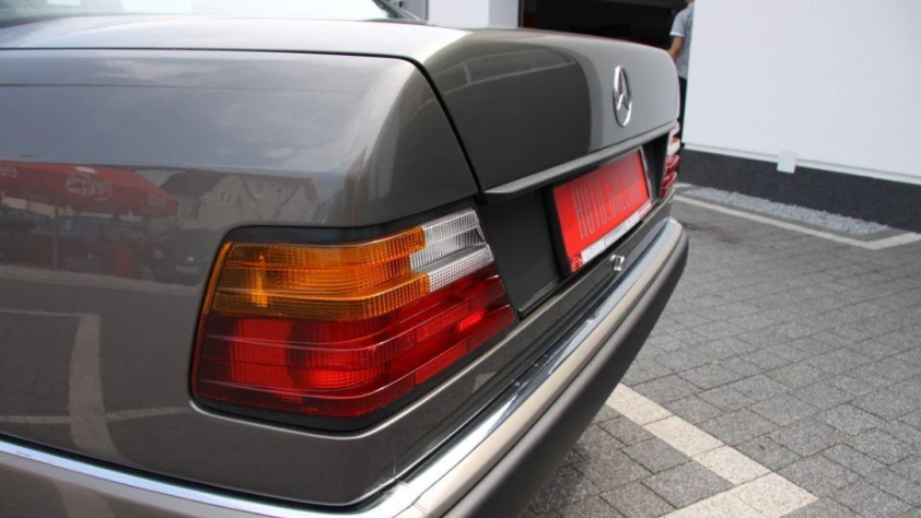 Mercedes W124  1989 - zdjęcie dodatkowe nr 21