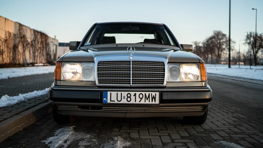Mercedes W124 1991 - zdjęcie dodatkowe nr 1
