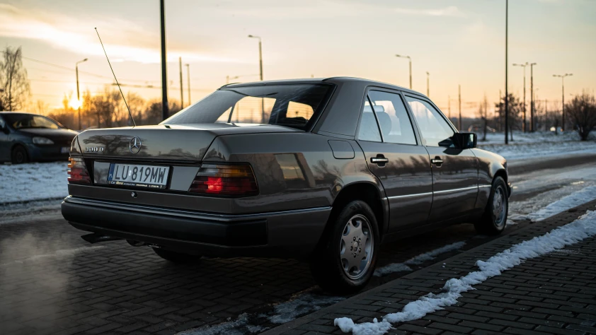 Mercedes W124 1991 - zdjęcie dodatkowe nr 2