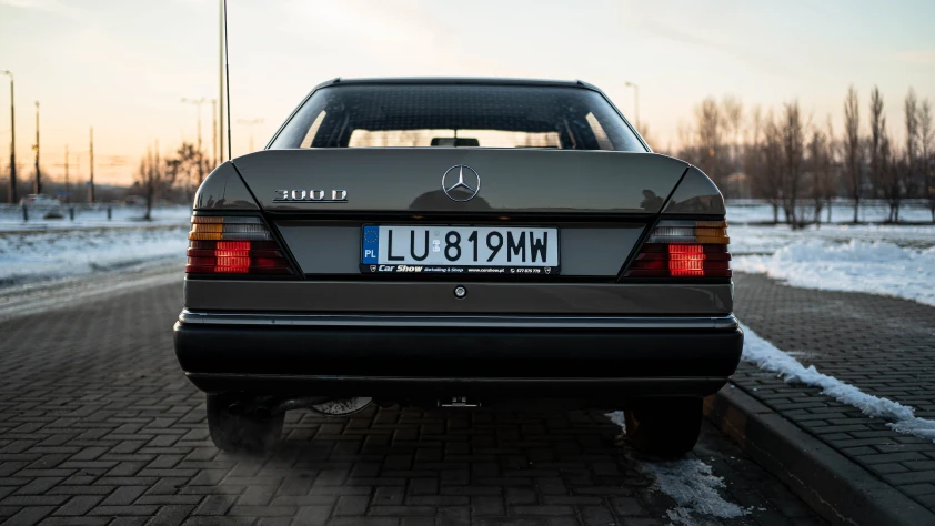 Mercedes W124 1991 - zdjęcie dodatkowe nr 3