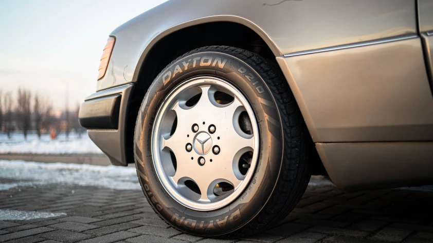 Mercedes W124 1991 - zdjęcie dodatkowe nr 6