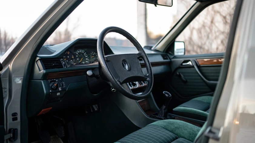 Mercedes W124 1991 - zdjęcie dodatkowe nr 9