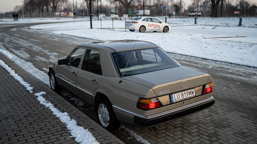 Mercedes W124 1991 - zdjęcie dodatkowe nr 19