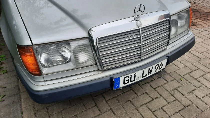 Mercedes W124 2,3 1990 - zdjęcie główne