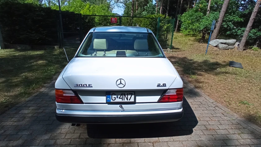 Mercedes W124 2.6 benzyna 1990 - zdjęcie dodatkowe nr 7