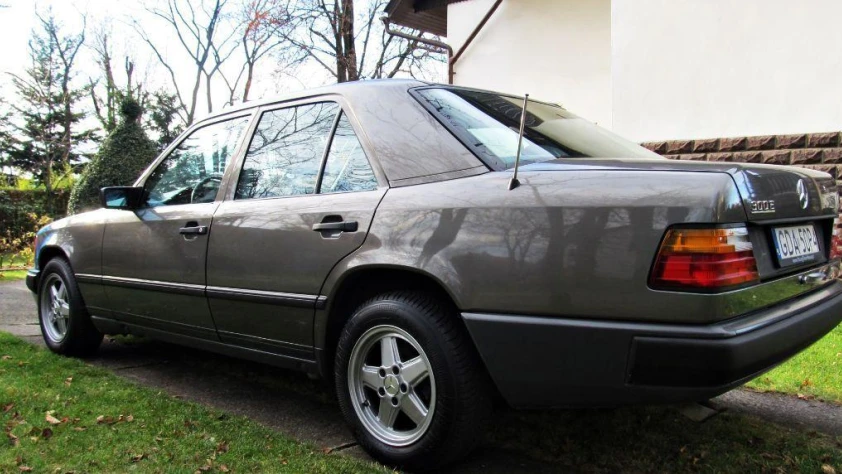 Mercedes W124 300E 1987 - zdjęcie dodatkowe nr 3