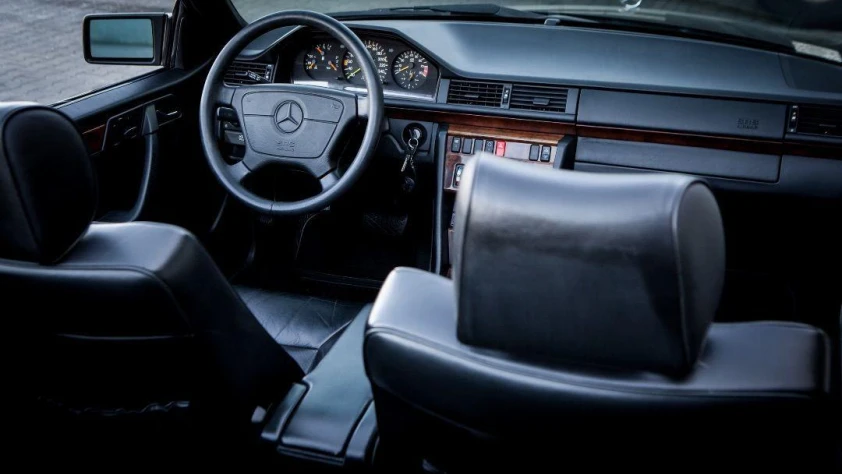 Mercedes W124 320 Cabrio 1992 - zdjęcie dodatkowe nr 20