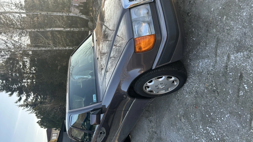 Mercedes W124 E200 1993 - zdjęcie główne