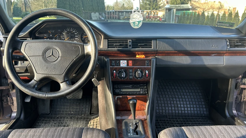 Mercedes W124 E200 1993 - zdjęcie dodatkowe nr 3