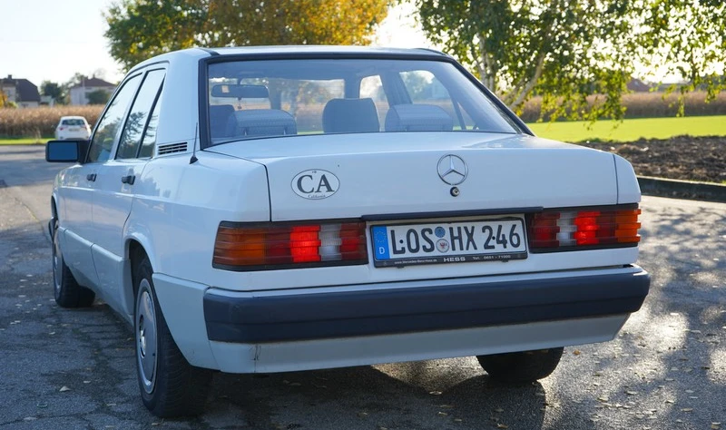 Mercedes W201 190 1.8 109 KM. oryginalny lakier, przebieg udokumentowany 194 tys. km. BEZ KOROZJI 1990 - zdjęcie dodatkowe nr 2