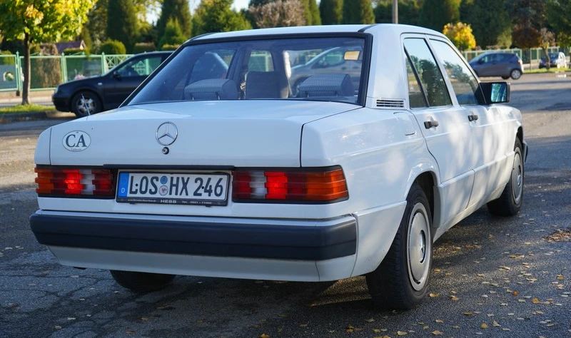 Mercedes W201 190 1.8 109 KM. oryginalny lakier, przebieg udokumentowany 194 tys. km. BEZ KOROZJI 1990 - zdjęcie dodatkowe nr 3