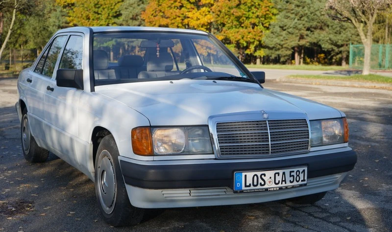 Mercedes W201 190 1.8 109 KM. oryginalny lakier, przebieg udokumentowany 194 tys. km. BEZ KOROZJI 1990 - zdjęcie dodatkowe nr 4