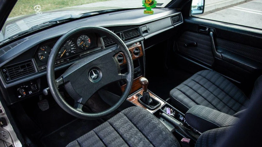 Mercedes W201 190 E 1991 - zdjęcie dodatkowe nr 19