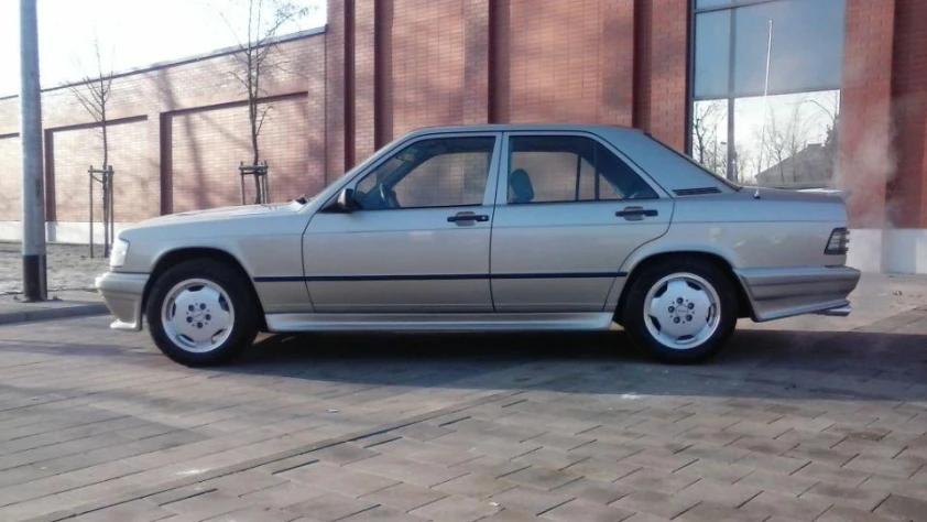 Mercedes W201 190 1988 - zdjęcie dodatkowe nr 1