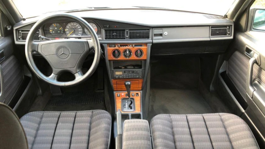 Mercedes W201 190 1990 - zdjęcie dodatkowe nr 1