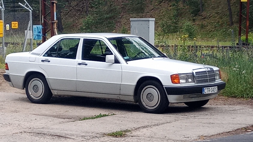 Mercedes W201 190 1992 - zdjęcie główne