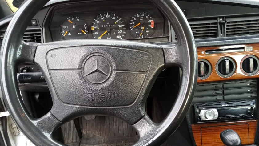 Mercedes W201 190 1992 - zdjęcie dodatkowe nr 1