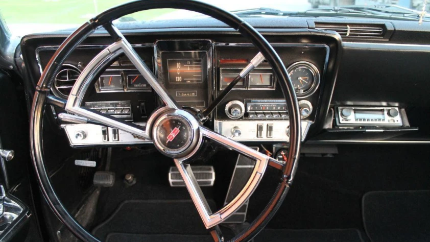 Oldsmobile Toronado 1966 - zdjęcie dodatkowe nr 15