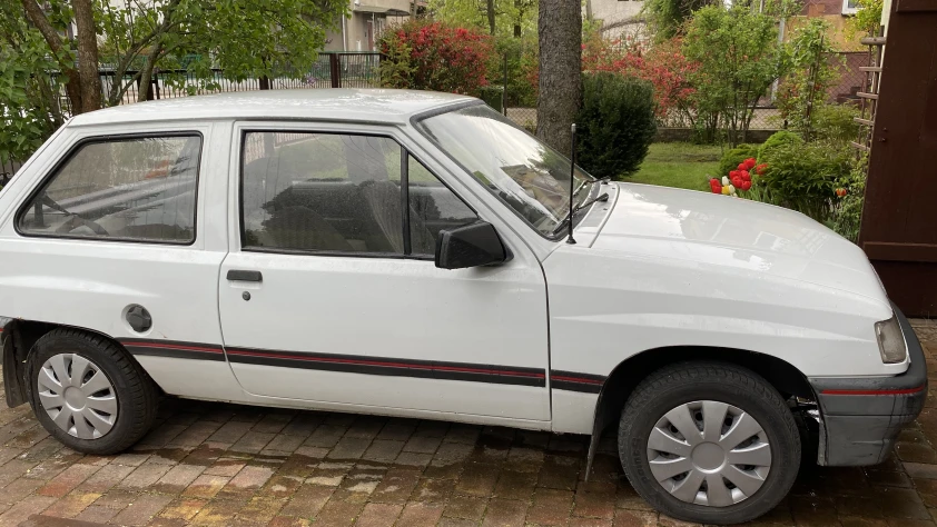 Opel Corsa 1.2 kat 1994 - zdjęcie dodatkowe nr 4