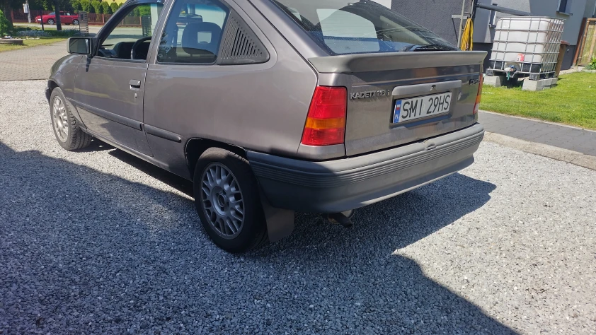 Opel Kadett 1.6i 1989
