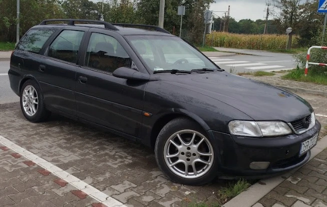 Opel Vectra 2.0 DTi (Moc 101KM) 1998 - zdjęcie dodatkowe nr 1