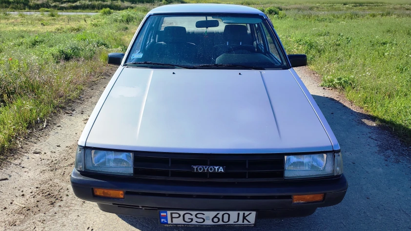 Toyota Corolla SEDAN 1986T AE80 GEN.5 1.8l 1986 - zdjęcie dodatkowe nr 1