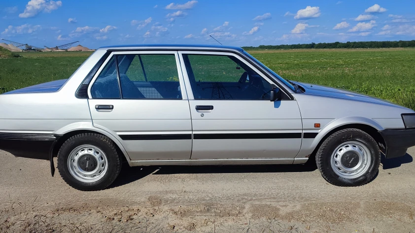 Toyota Corolla SEDAN 1986T AE80 GEN.5 1.8l 1986 - zdjęcie dodatkowe nr 3