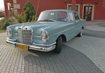 Mercedes W111 220S  1963