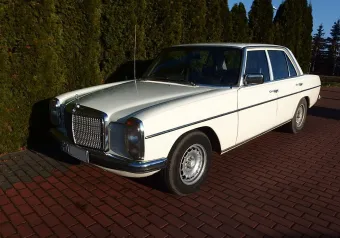 Mercedes W115 200 1974