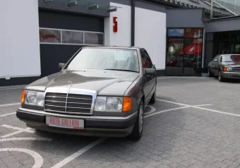 Mercedes W124  1989